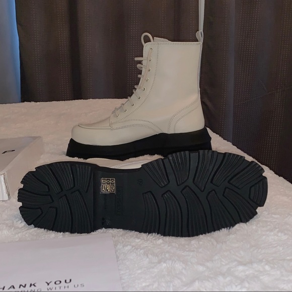 BNIB TOPSHOP AVA ECRU LEATHER CHUNKY LACE-UP BOOTS - Picture 3 of 3